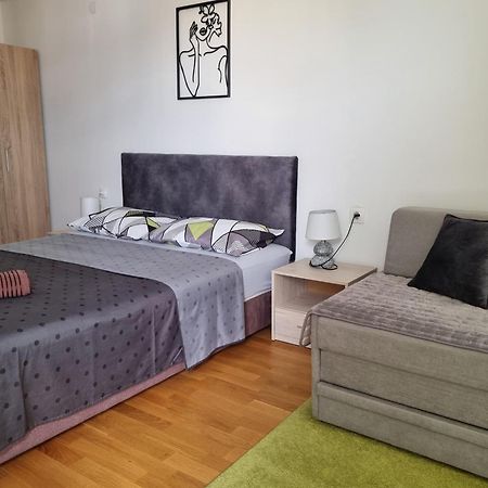 Modern & Trendy Apartment Skopje Esterno foto