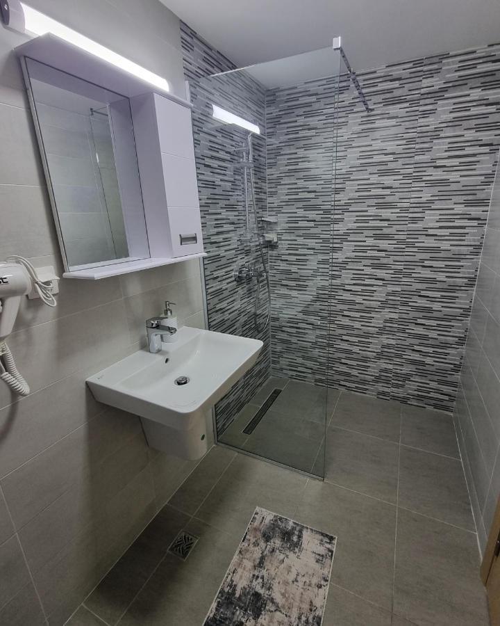 Modern & Trendy Apartment Skopje Esterno foto