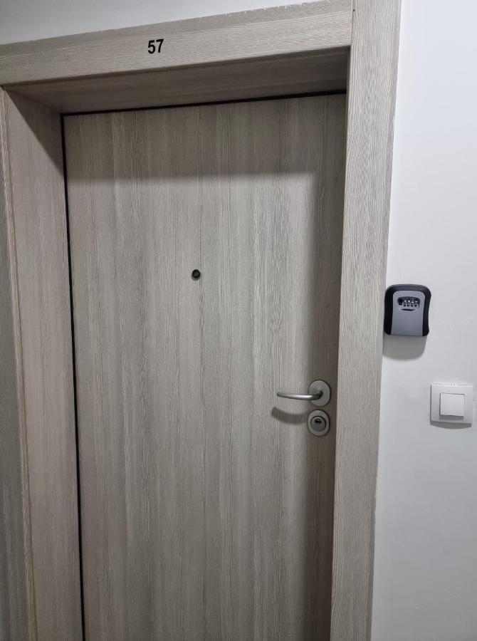 Modern & Trendy Apartment Skopje Esterno foto
