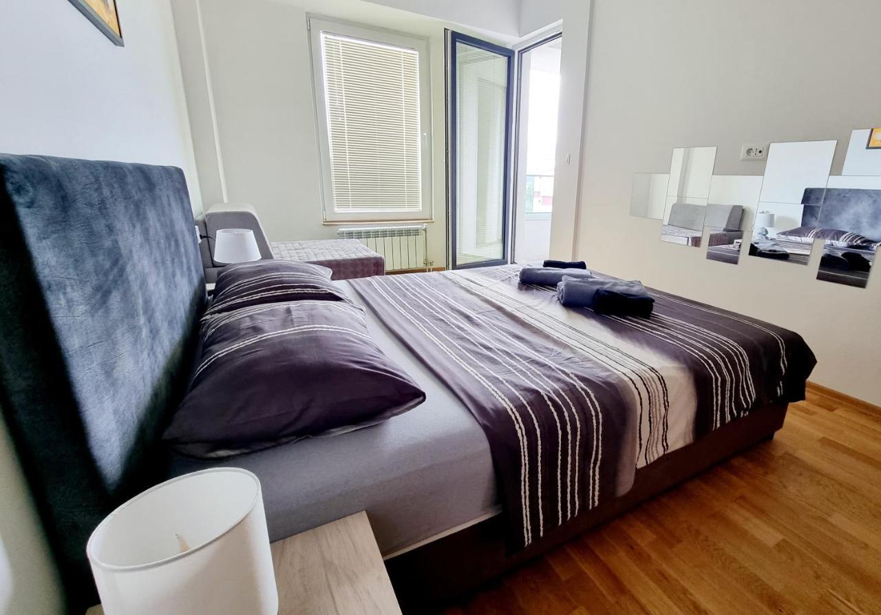 Modern & Trendy Apartment Skopje Esterno foto